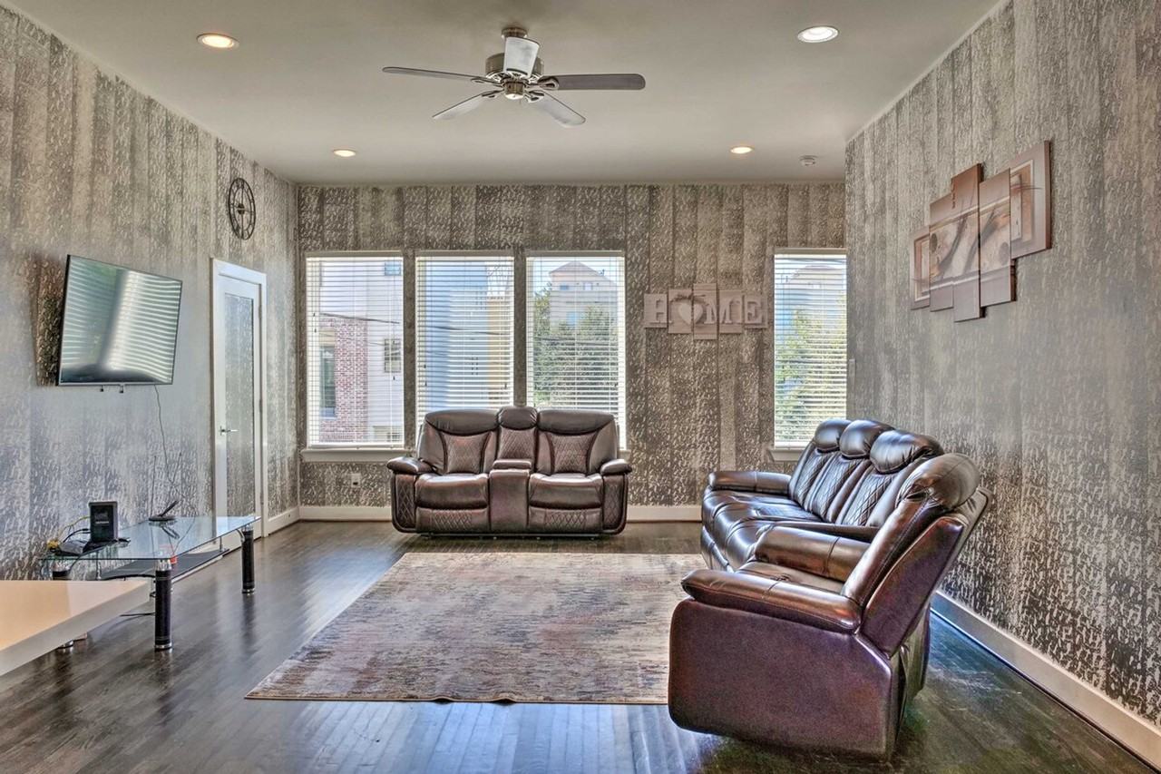 2107 Stuart St #1386030P - Photo 4 of 29