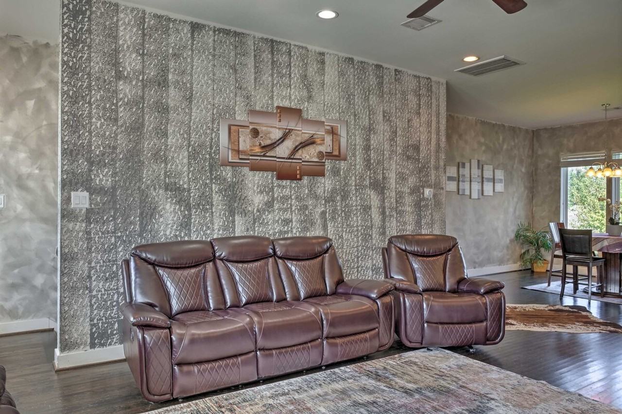 2107 Stuart St #1386030P - Photo 6 of 29