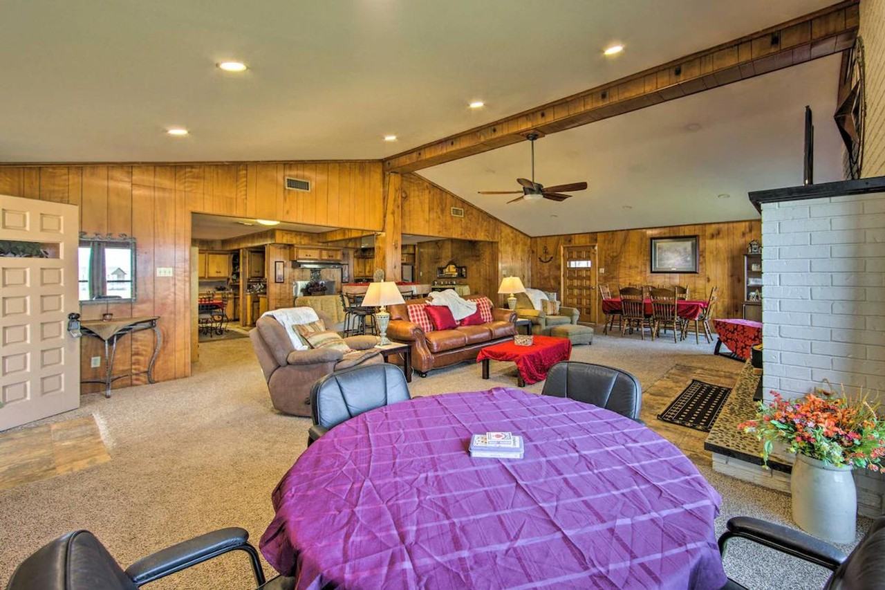 928 Welch Ln #1385783P - Photo 4 of 45