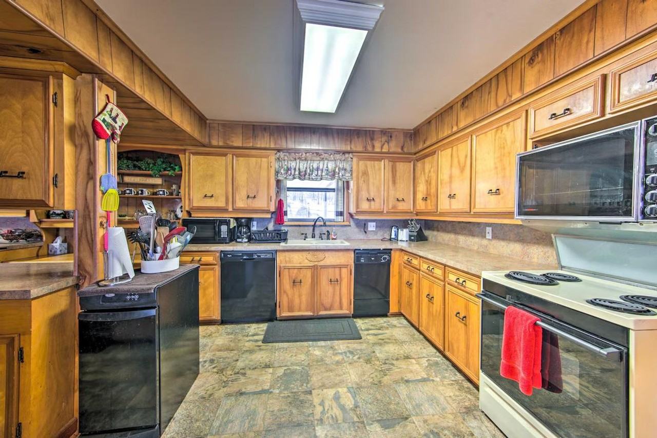 928 Welch Ln #1385783P - Photo 6 of 45