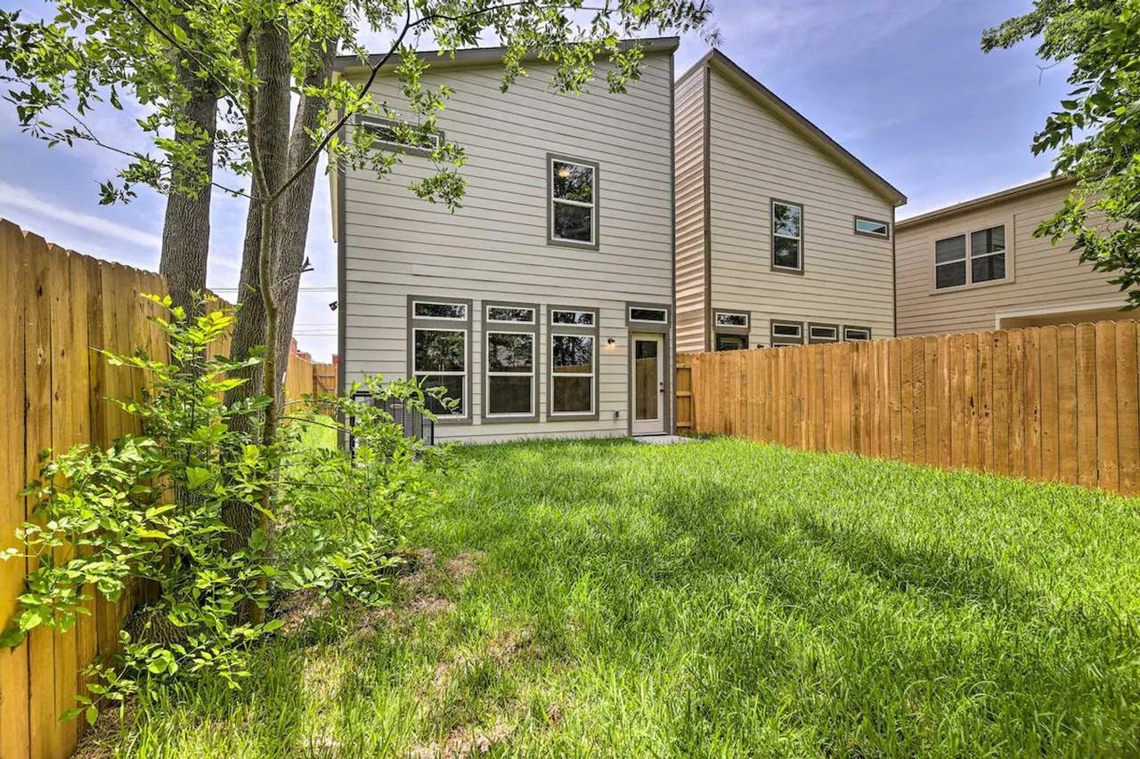 4835 Sunflower St #1385590P - Photo 3 of 28