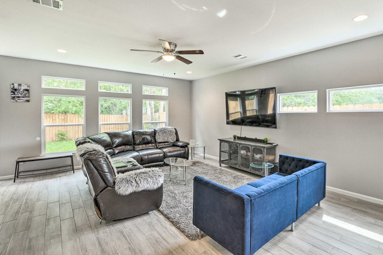 4835 Sunflower St #1385590P - Photo 4 of 28