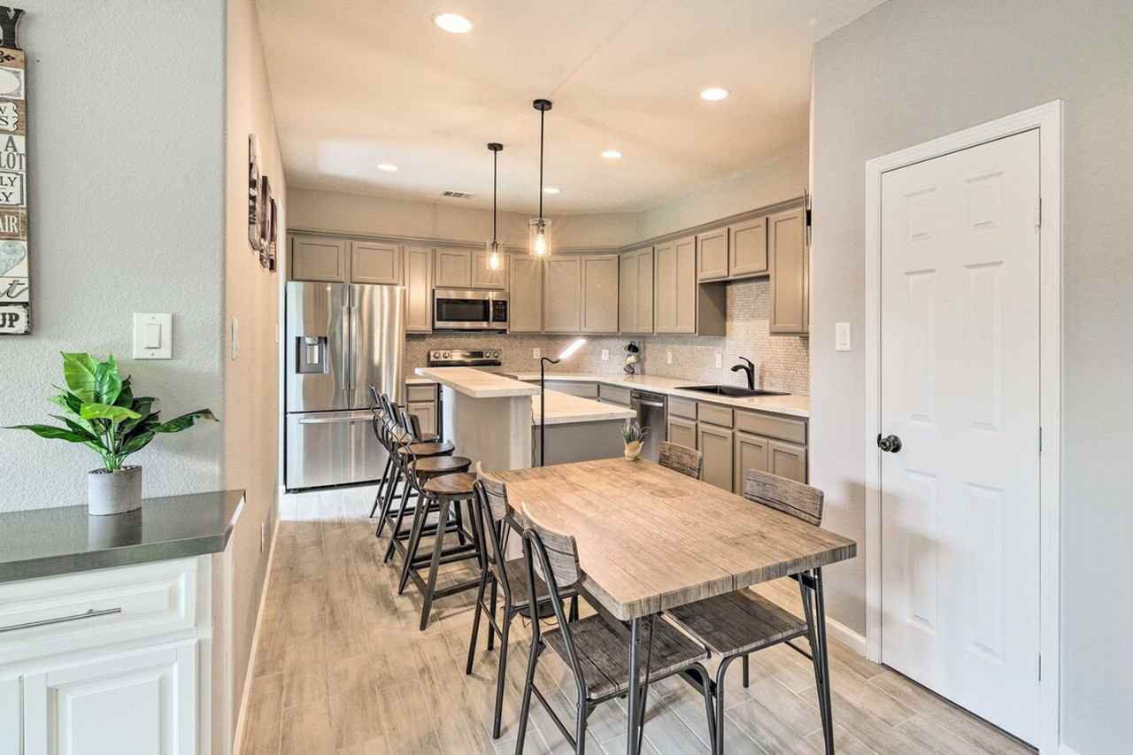 4835 Sunflower St #1385590P - Photo 6 of 28