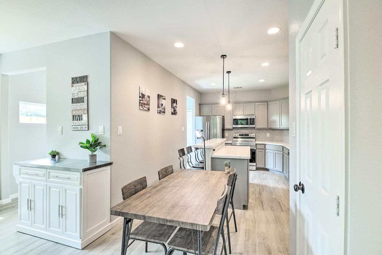 4835 Sunflower St #1385590P - Photo 7 of 28