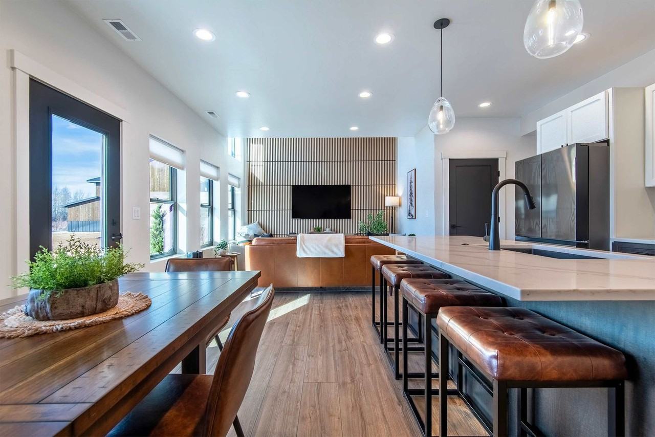 690 Stone Peak Loop #1466390P - Photo 7 of 50