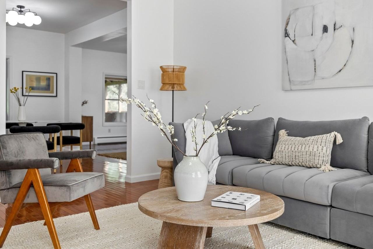 163 Silver Lake Rd #1466627P - Photo 5 of 50