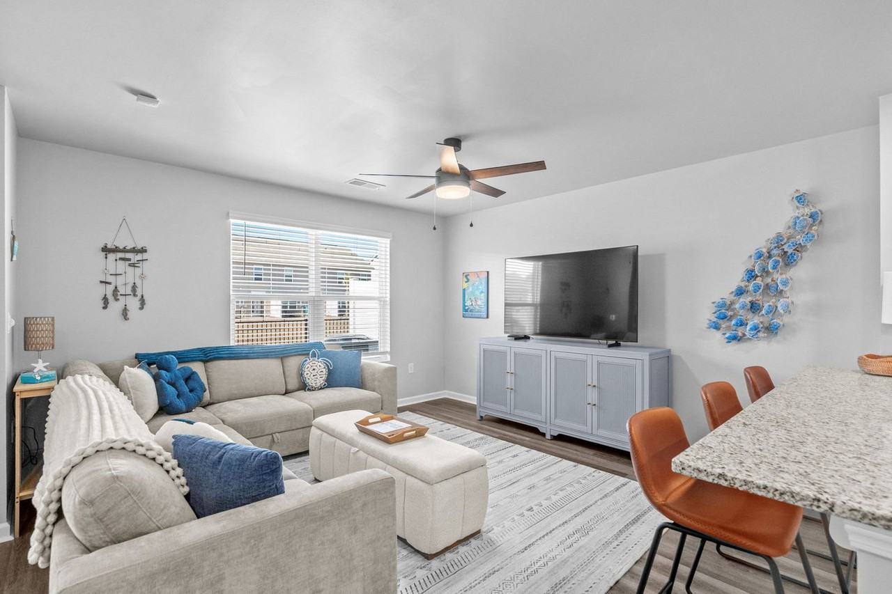 2031 Lake View Cir #1467069P - Photo 3 of 50