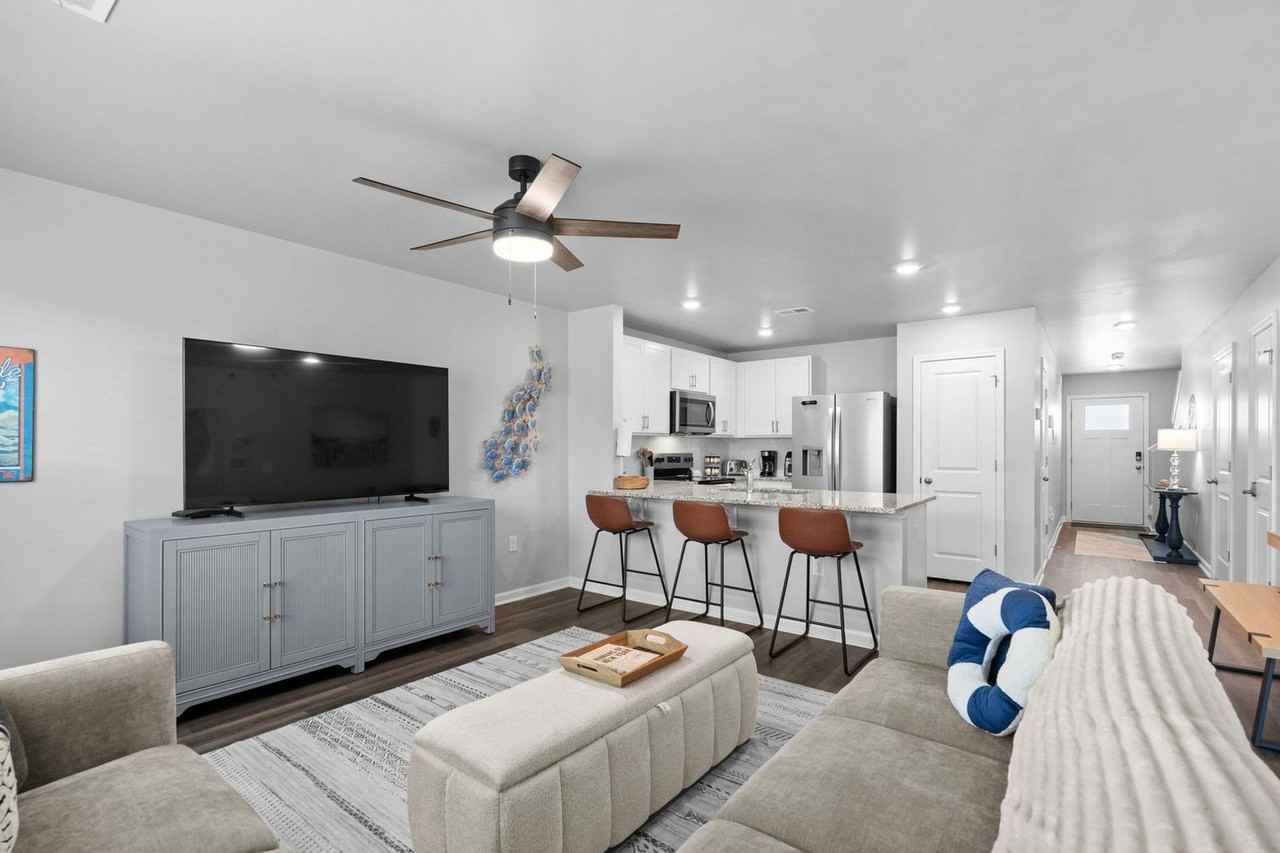 2031 Lake View Cir #1467069P - Photo 7 of 50