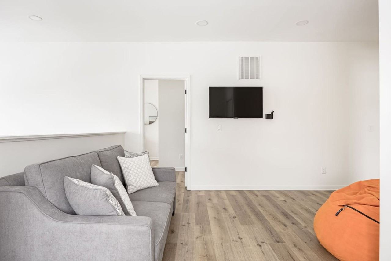 35 N Keystone Ave #1467232P - Photo 2 of 50