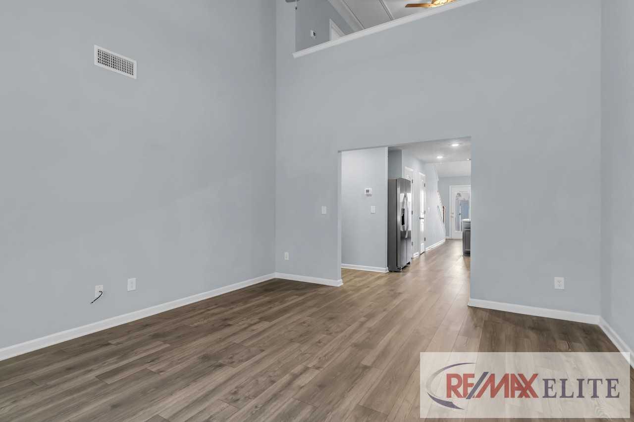 1011 Leadville Drive - Photo 7 of 33