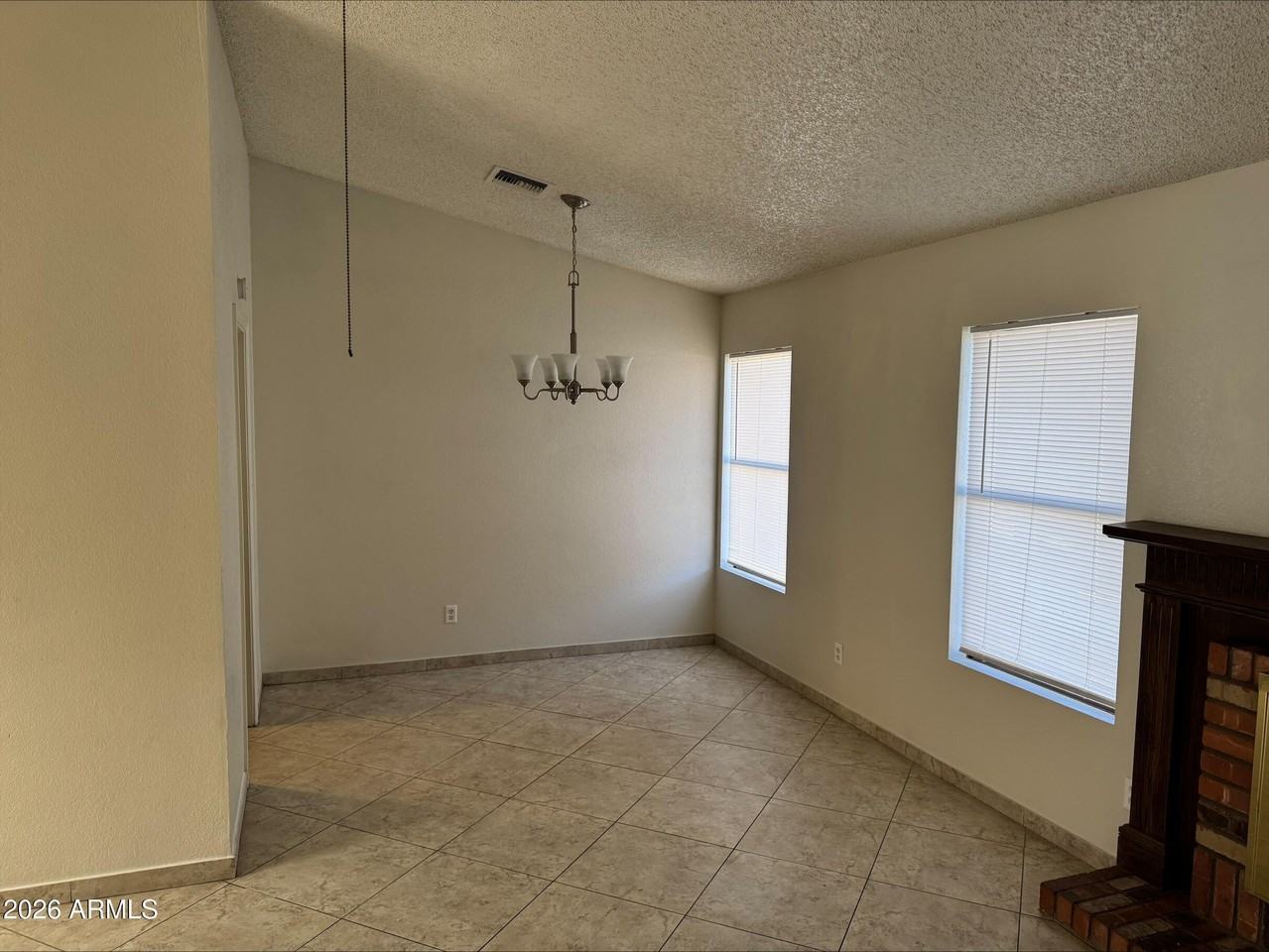 1206 W Citation Dr - Photo 2 of 14