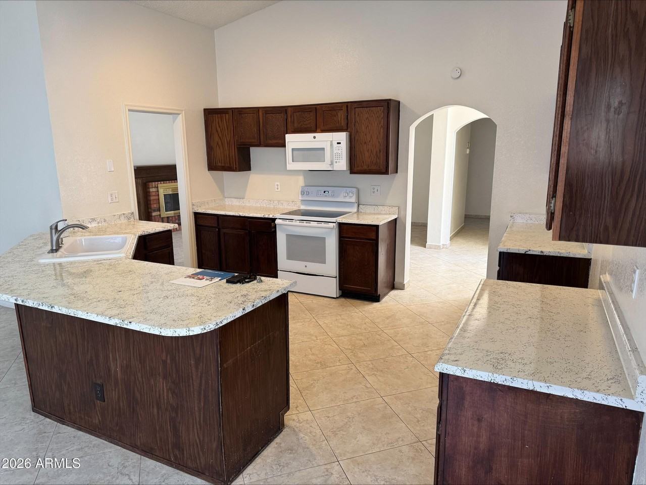 1206 W Citation Dr - Photo 4 of 14