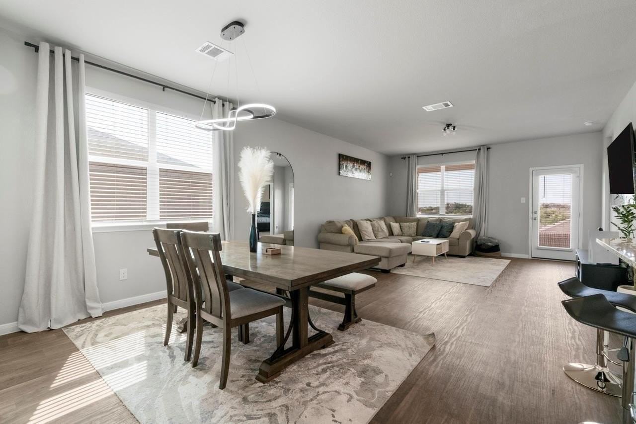 212 Apache Plum Dr - Photo 3 of 21