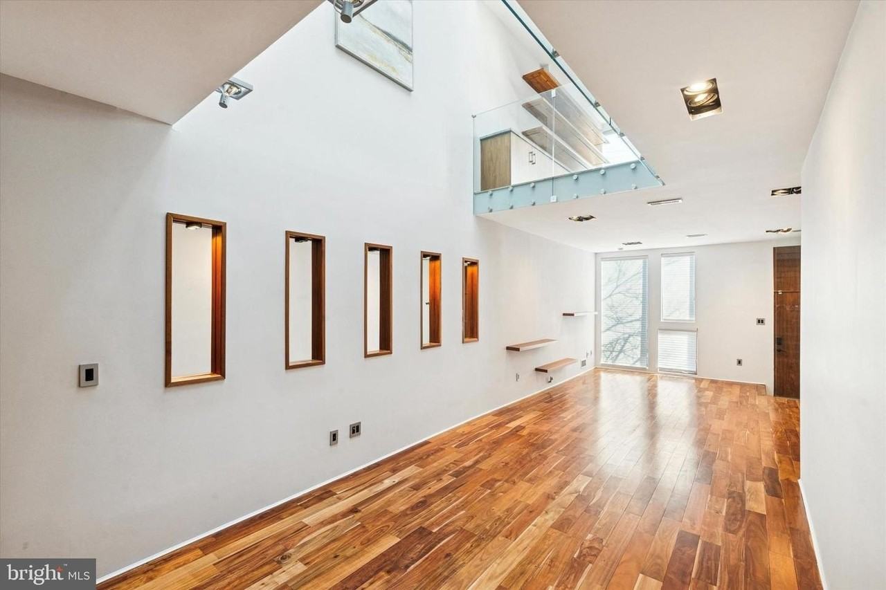 2249 Fitzwater St - Photo 3 of 35