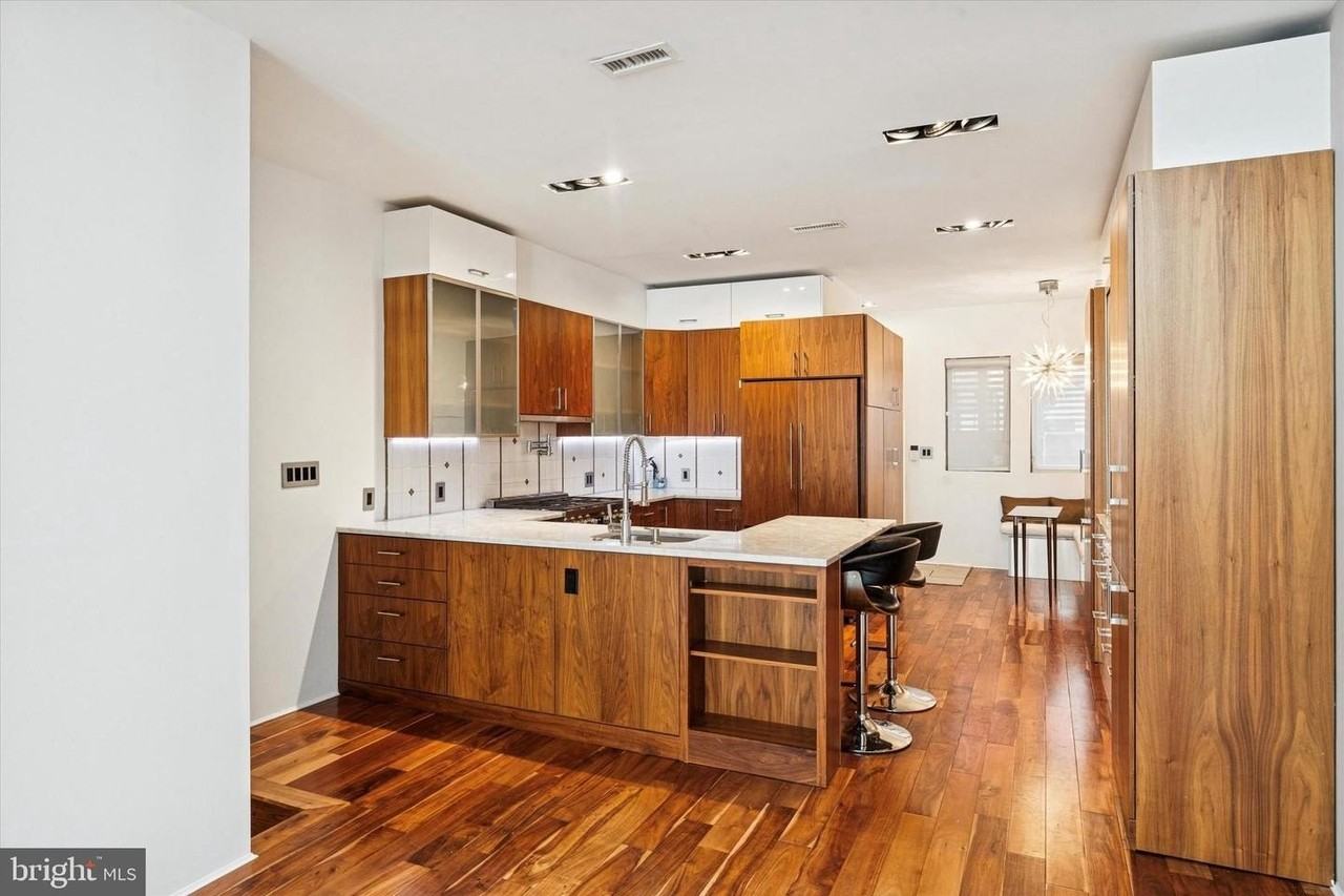 2249 Fitzwater St - Photo 6 of 35