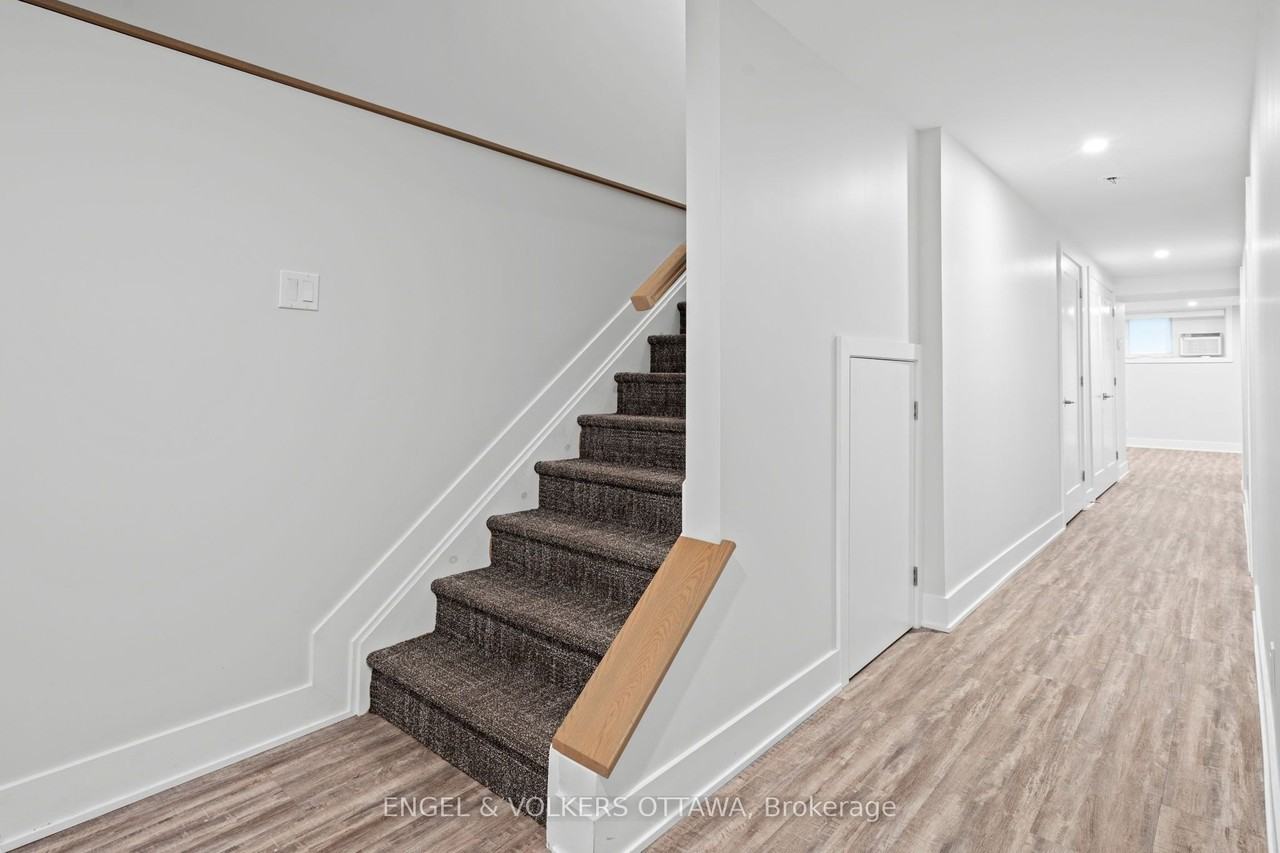 569 Mcleod Street 4 - Photo 3 of 16