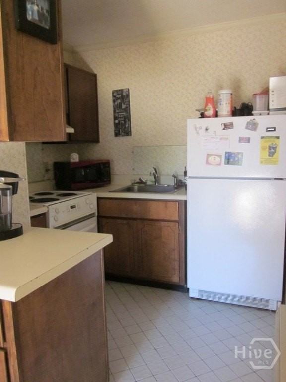 247 E Cloverhurst Ave #2 - Photo 2 of 6