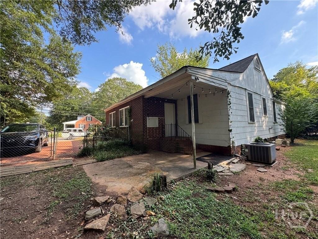 1980 S Lumpkin St Apt B #B - Photo 2 of 14