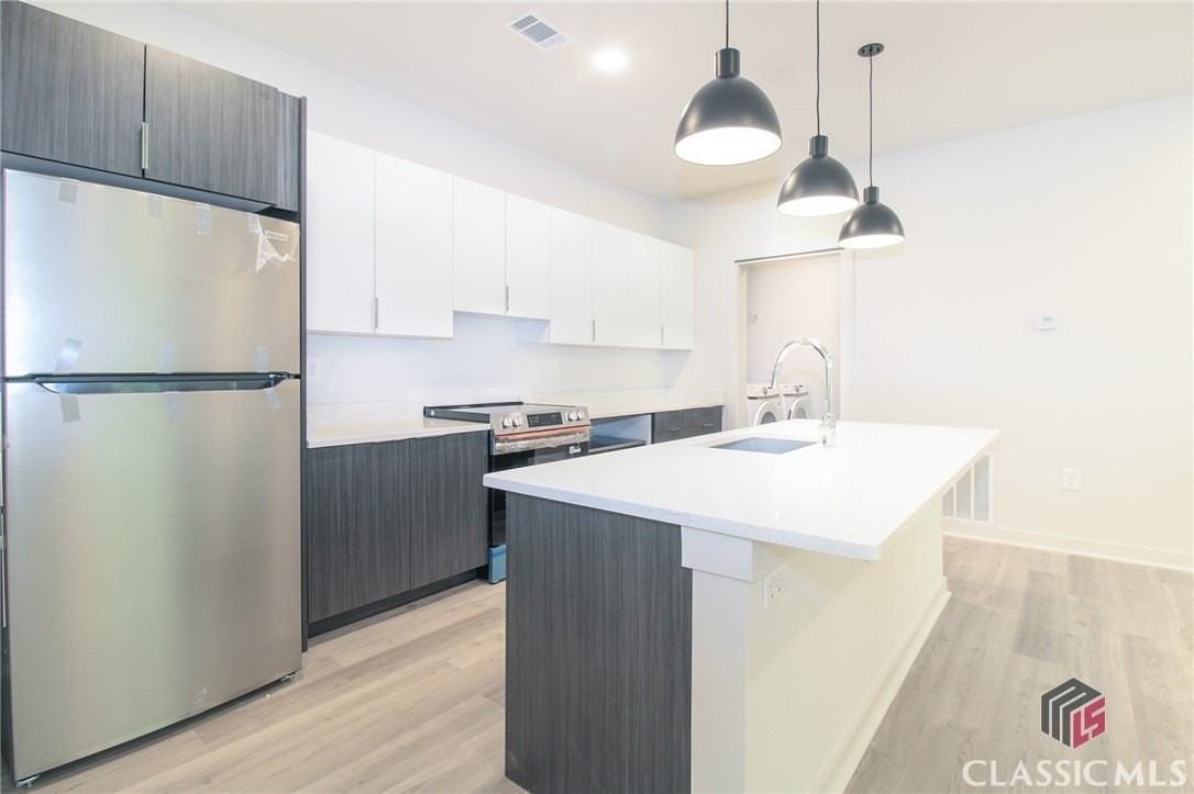 240 Martha Dr Unit 140 #140 - Photo 5 of 28