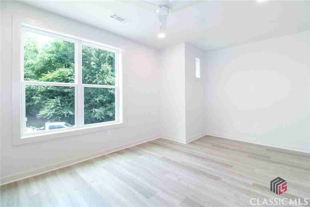 240 Martha Dr Unit 140 #140 - Photo 6 of 28