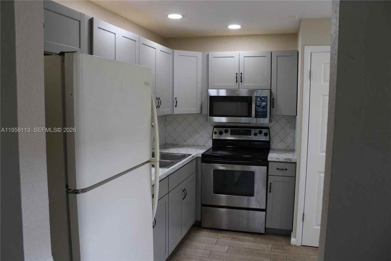 2740 Sw 46th St #2 - Photo 2 of 27