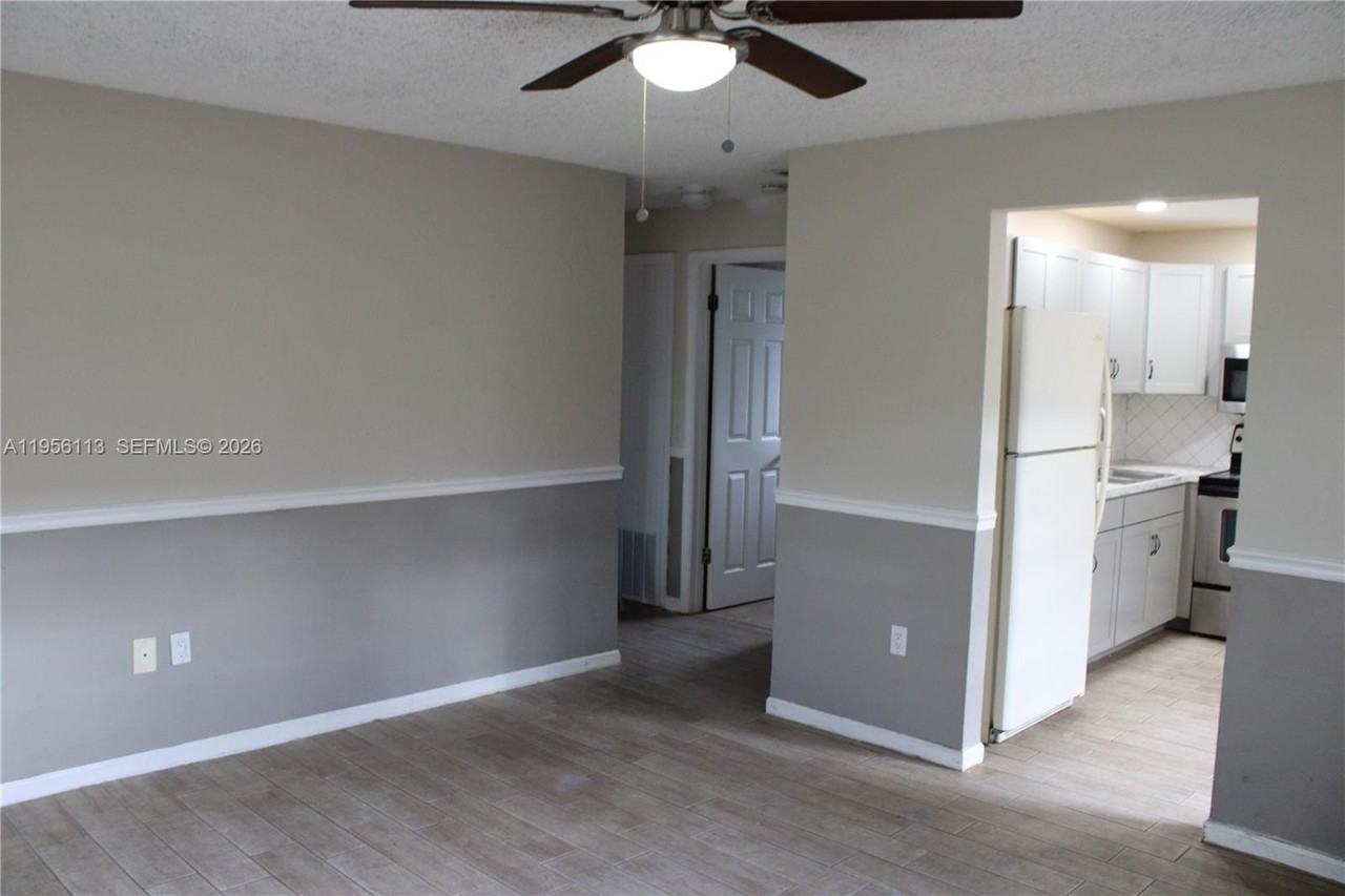 2740 Sw 46th St #2 - Photo 6 of 27