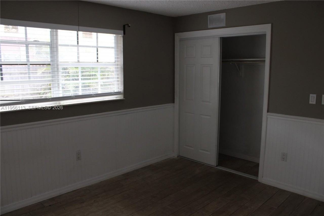 2740 Sw 46th St #2 - Photo 7 of 27