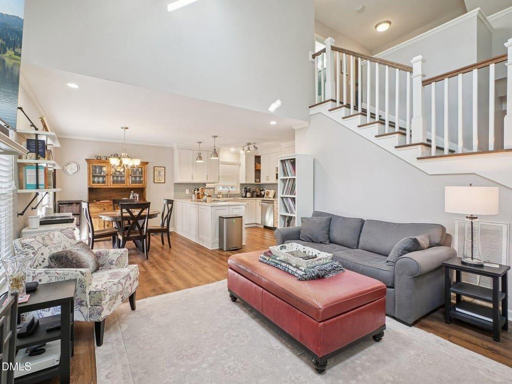 204 Leeward Ct - Photo 4 of 24