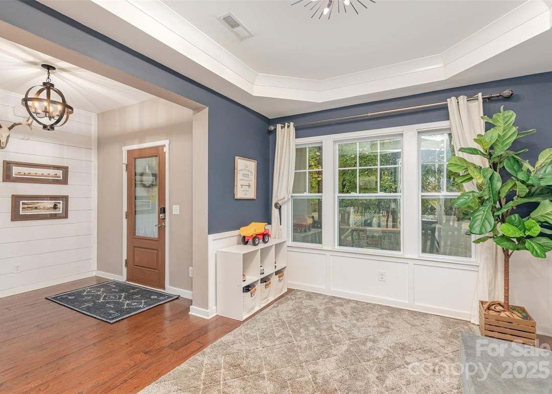 8222 Aspen Ct - Photo 2 of 24