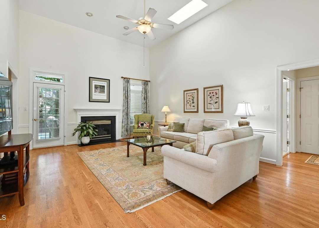 3901 Sunningdale Way - Photo 5 of 21