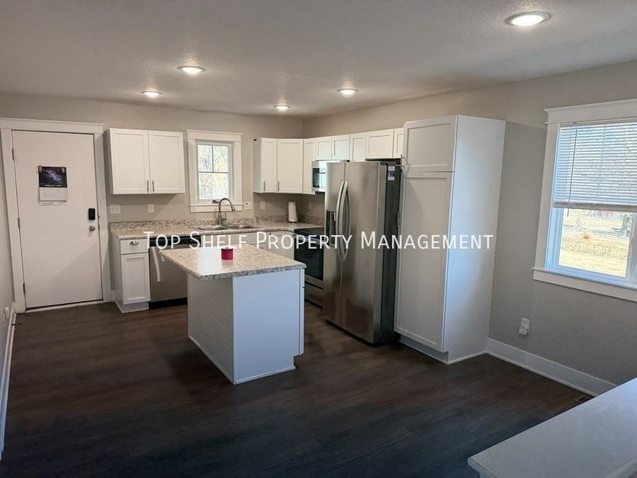 501 Kirkwood Ave - Photo 3 of 17