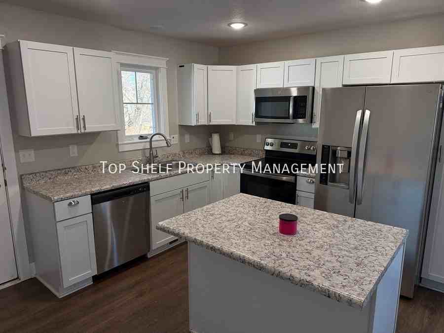 501 Kirkwood Ave - Photo 4 of 17