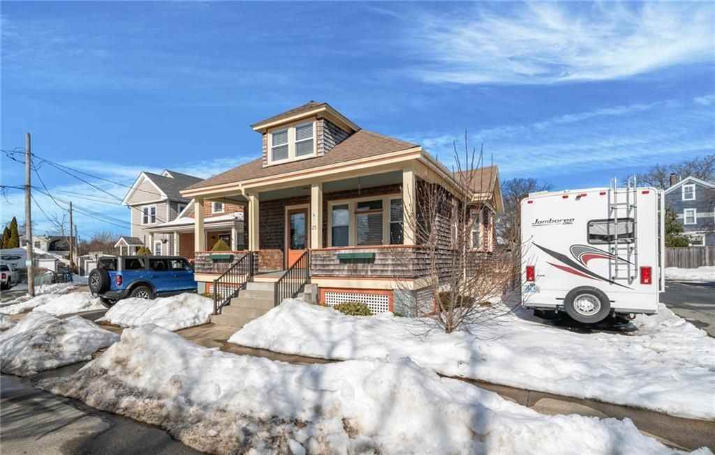 25 Peckham Ave - Photo 3 of 41