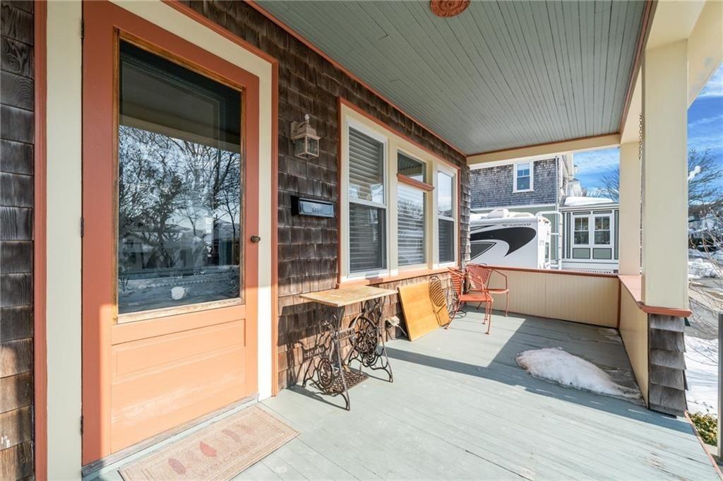 25 Peckham Ave - Photo 6 of 41