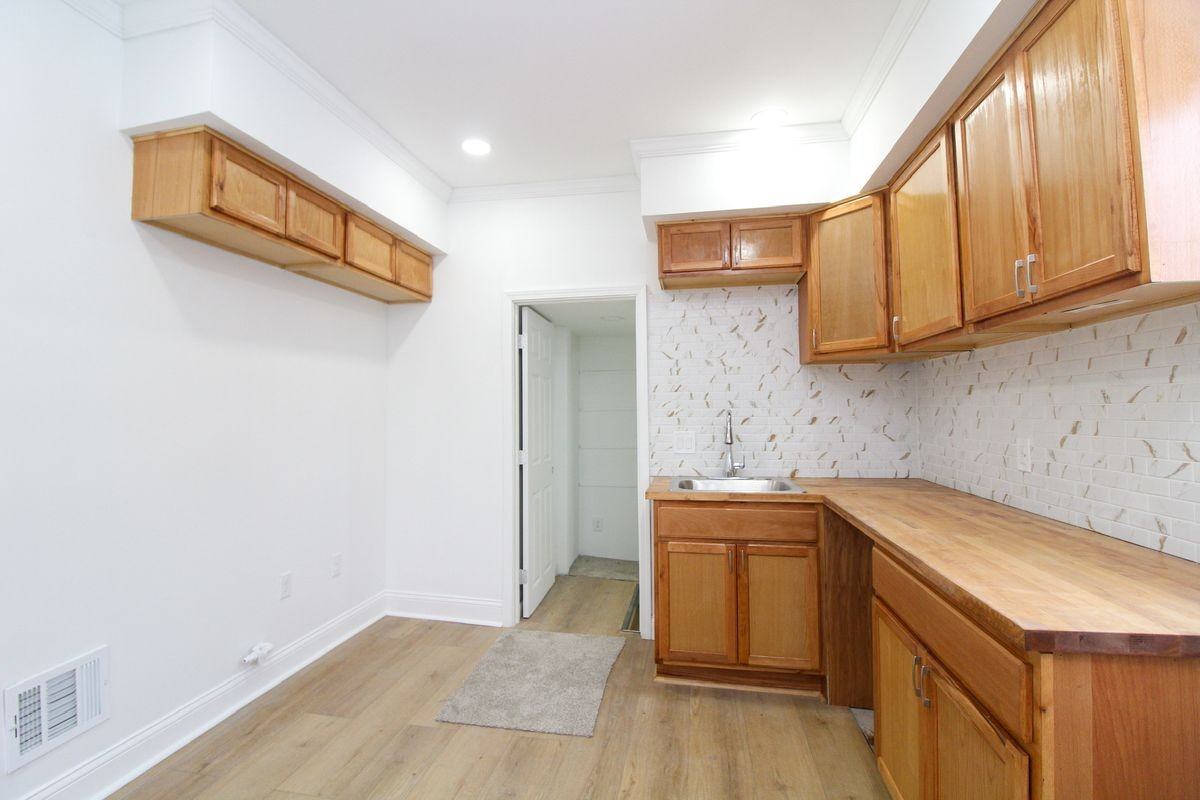 2979 W Grand St - Photo 4 of 11