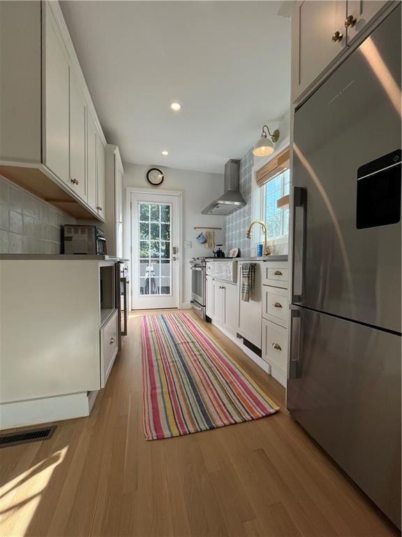 21 Connection St - Photo 7 of 30