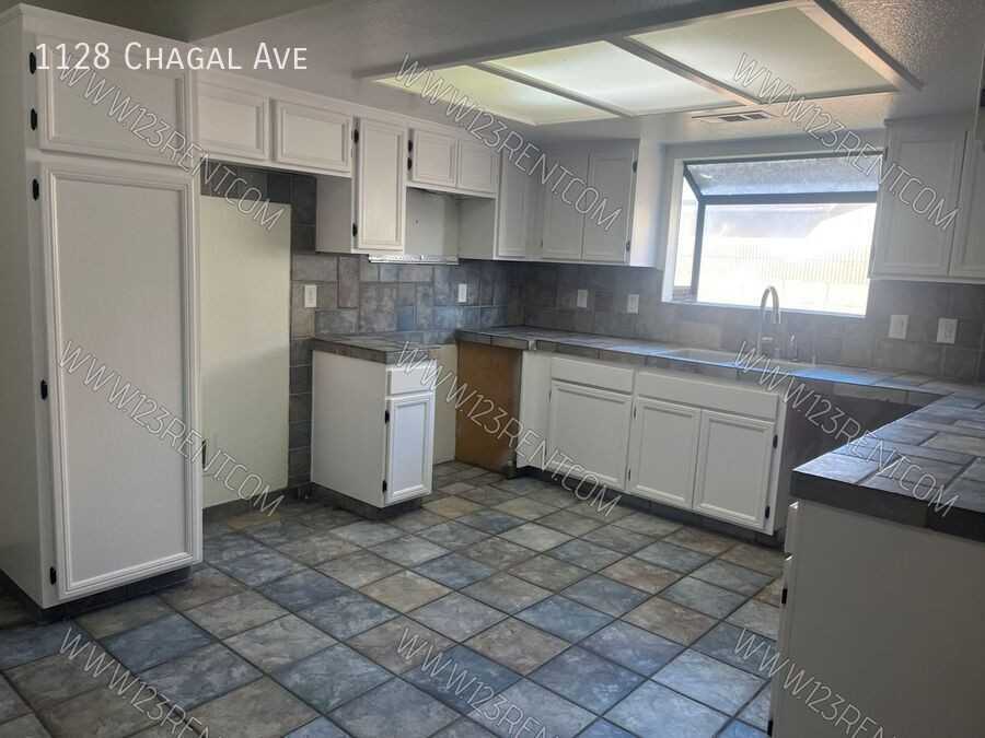 1128 Chagal Ave - Photo 7 of 23