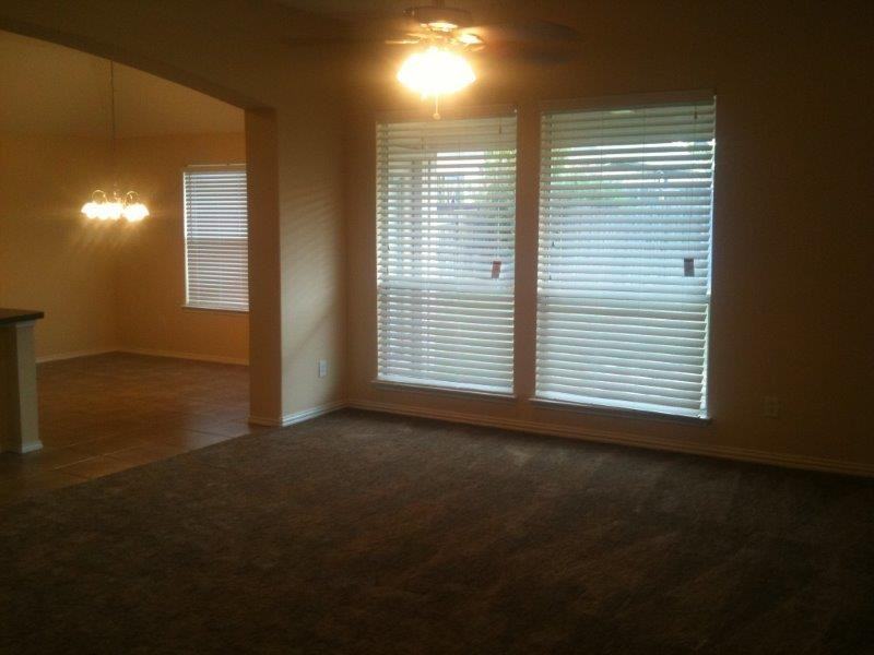 927 Remington Ranch Rd - Photo 3 of 15