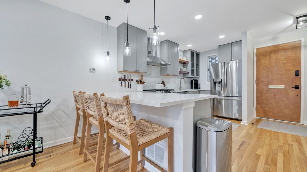 146 G St Sw - Photo 5 of 19