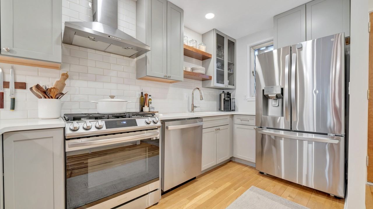 146 G St Sw - Photo 6 of 19