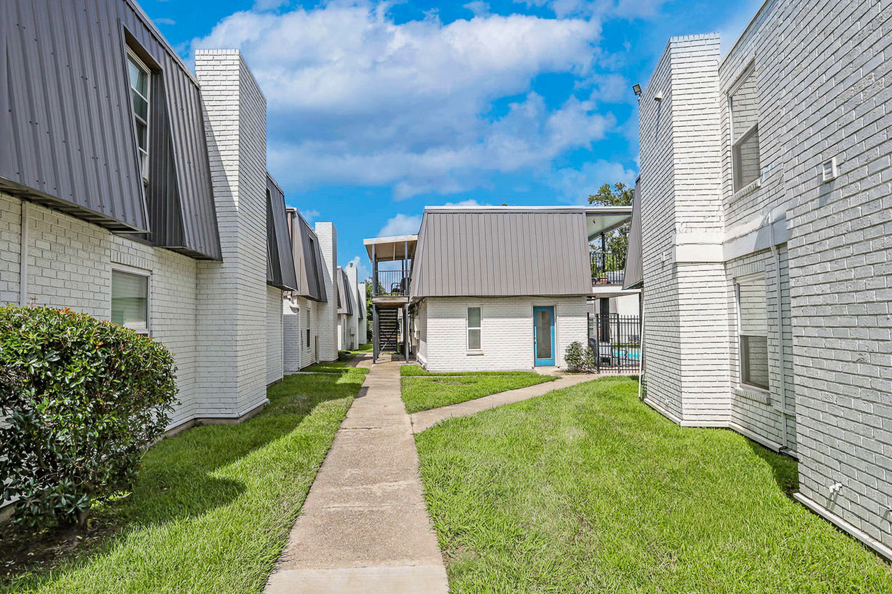 Bridgeway Apartments I - Photo 2 of 20