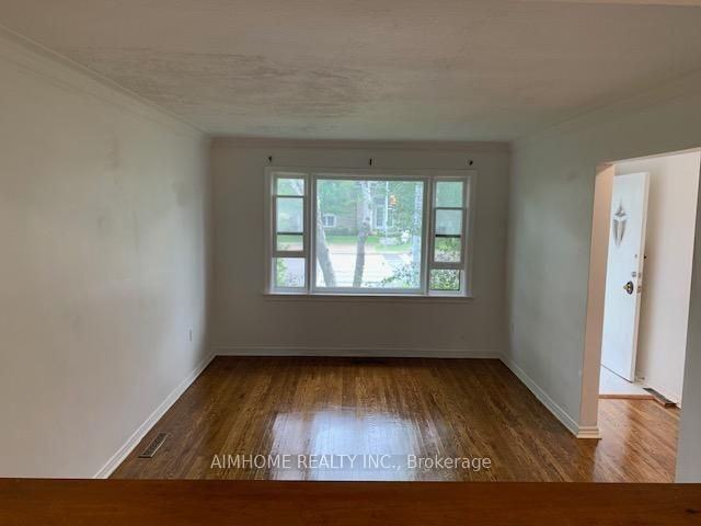 224 Finch Avenue East #Main - Photo 4 of 12