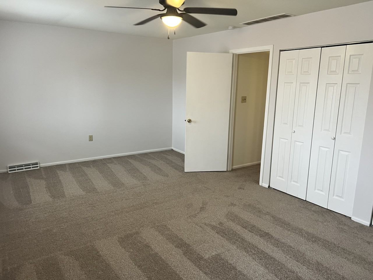 18 Cedar Creek Ct #1 - Photo 4 of 31