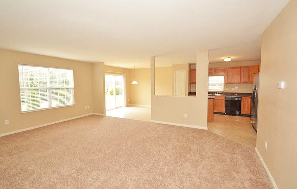 4768 Beach Club Dr - Photo 5 of 29