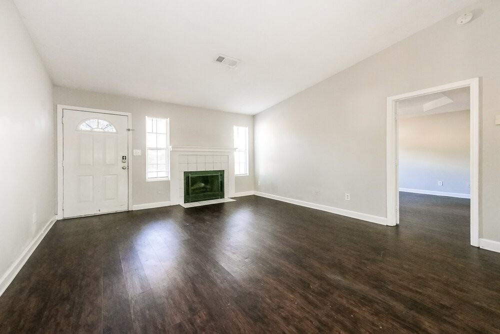 2830 Robinson Wood Dr - Photo 3 of 19