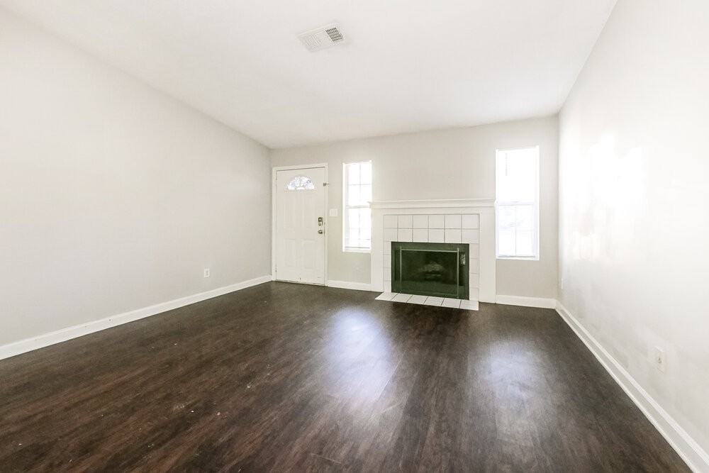 2830 Robinson Wood Dr - Photo 5 of 19