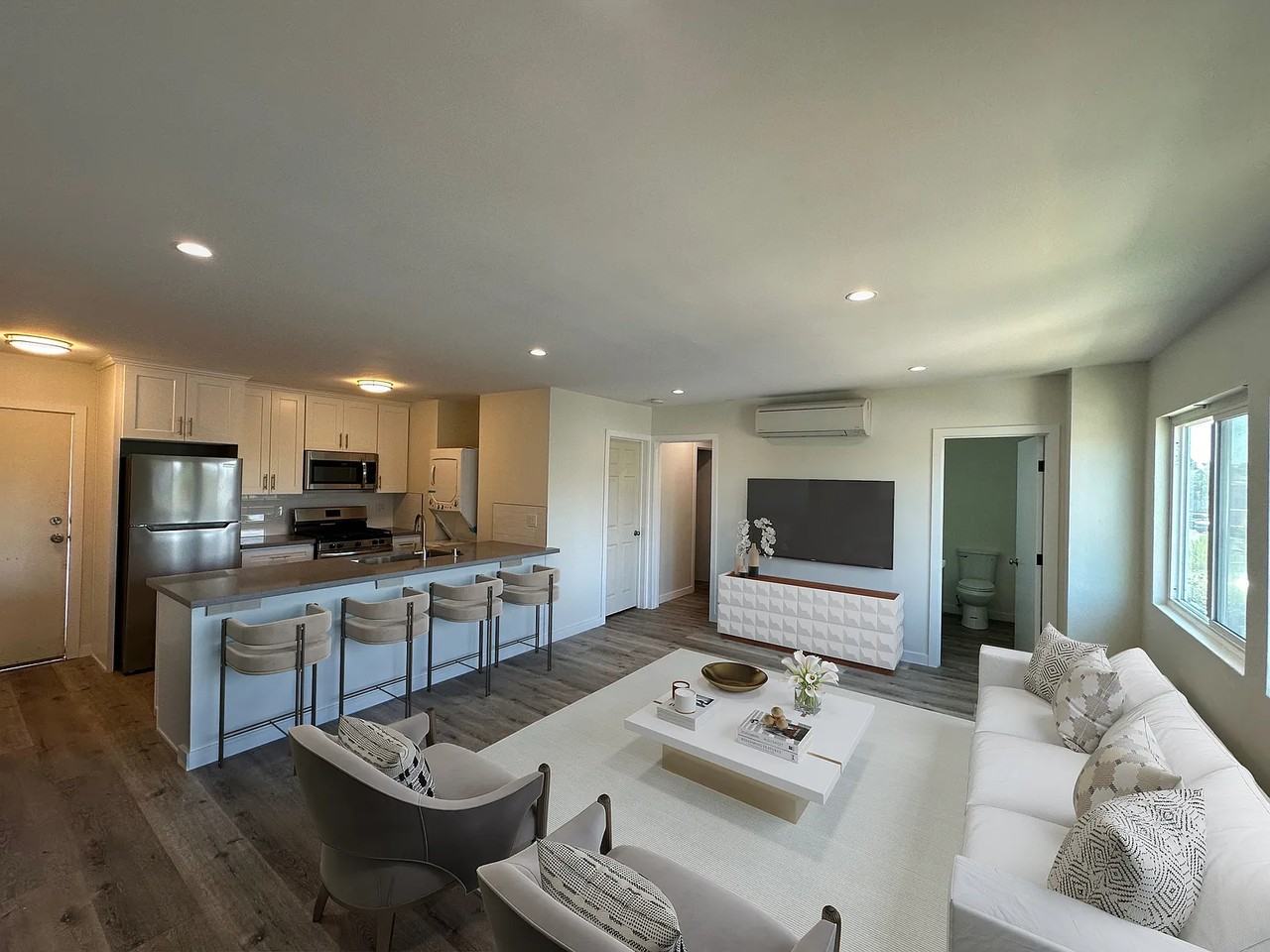 1754 Pine Avenue #6 - Photo 3 of 15