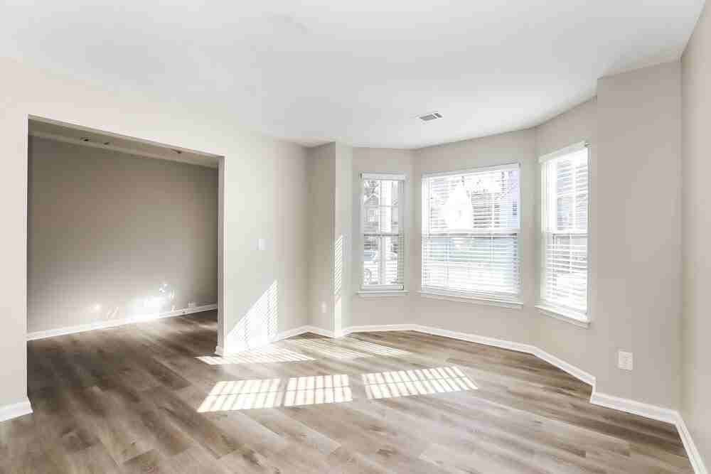 3942 Rosebud Park Dr - Photo 7 of 17