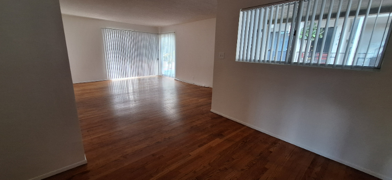 626 Sunset Blvd - Photo 3 of 19