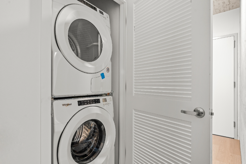 1427 S Wabash Ave - Photo 5 of 8